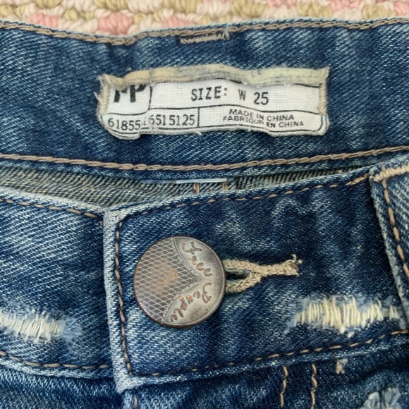 Free people denim cut off shorts - Picture 2 of 3